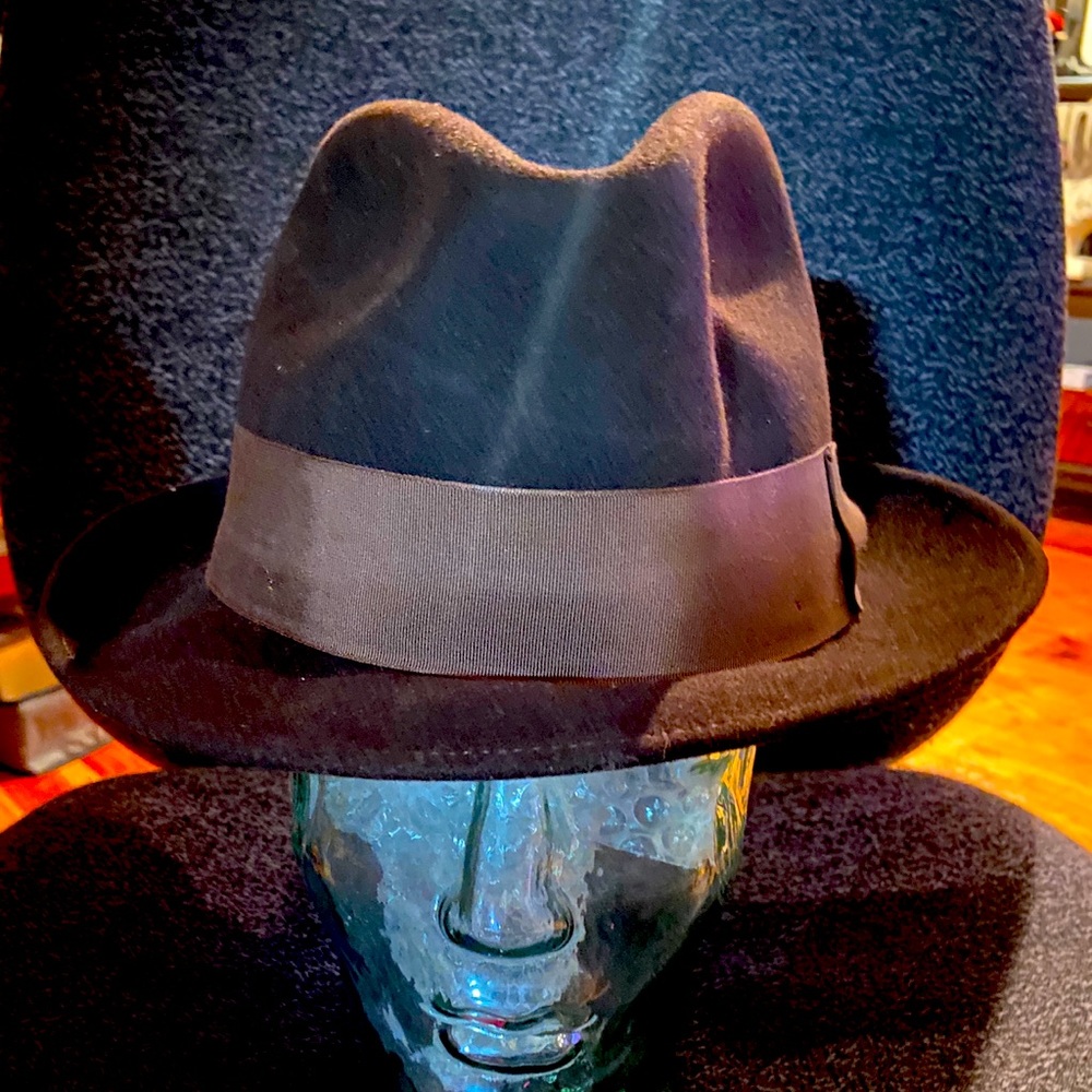 Capas men’s brown hat